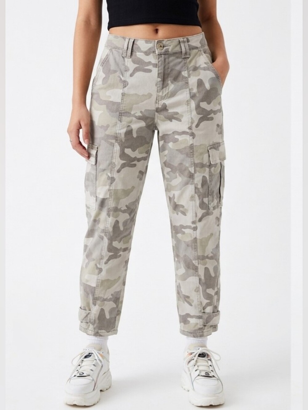 YMI Womens Size 7/28 Camo Cargo Jeans Cropped Stretch Utility Pants Camouflage